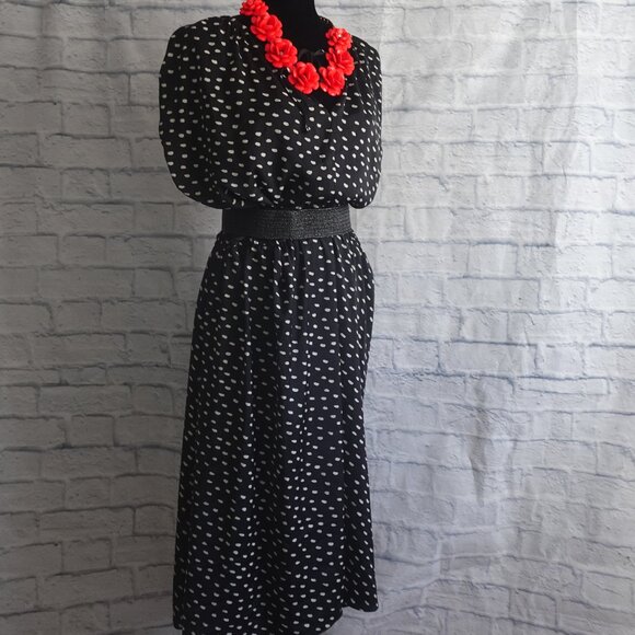 H&M Black and  off-white patterned dress - Picture 2 of 11